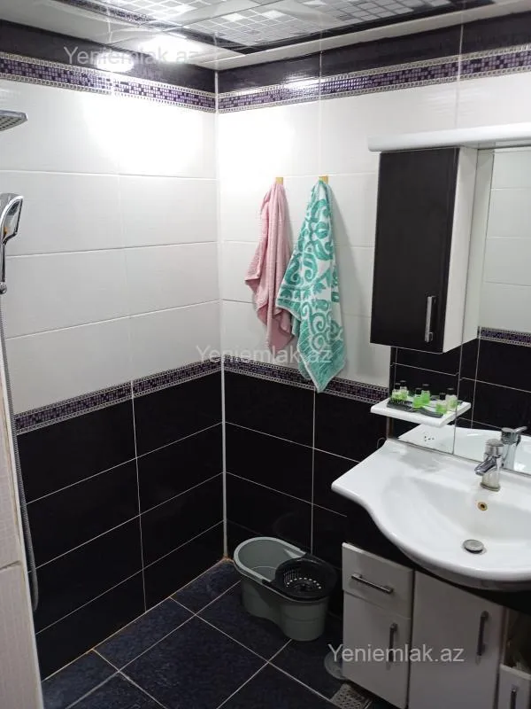 Satılır 4 otaqlı köhnə tikili 100 m²