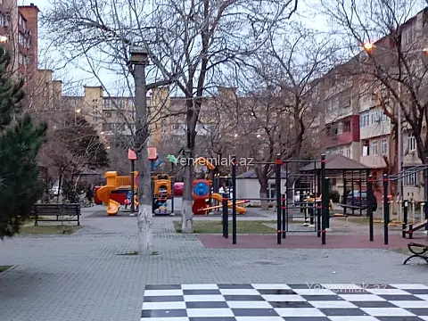 Satılır 4 otaqlı köhnə tikili 100 m² — Bakı, Nizami 4 otaq 100.00 m²