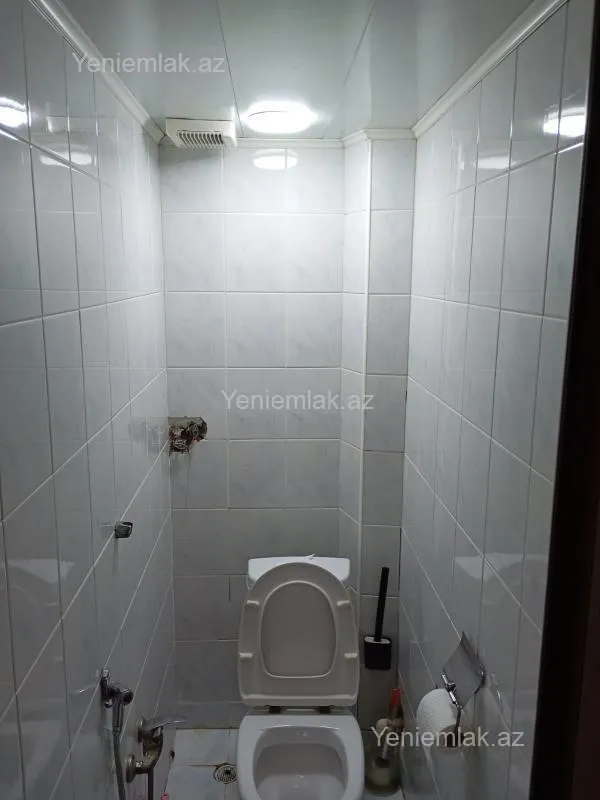 Satılır 4 otaqlı köhnə tikili 100 m²