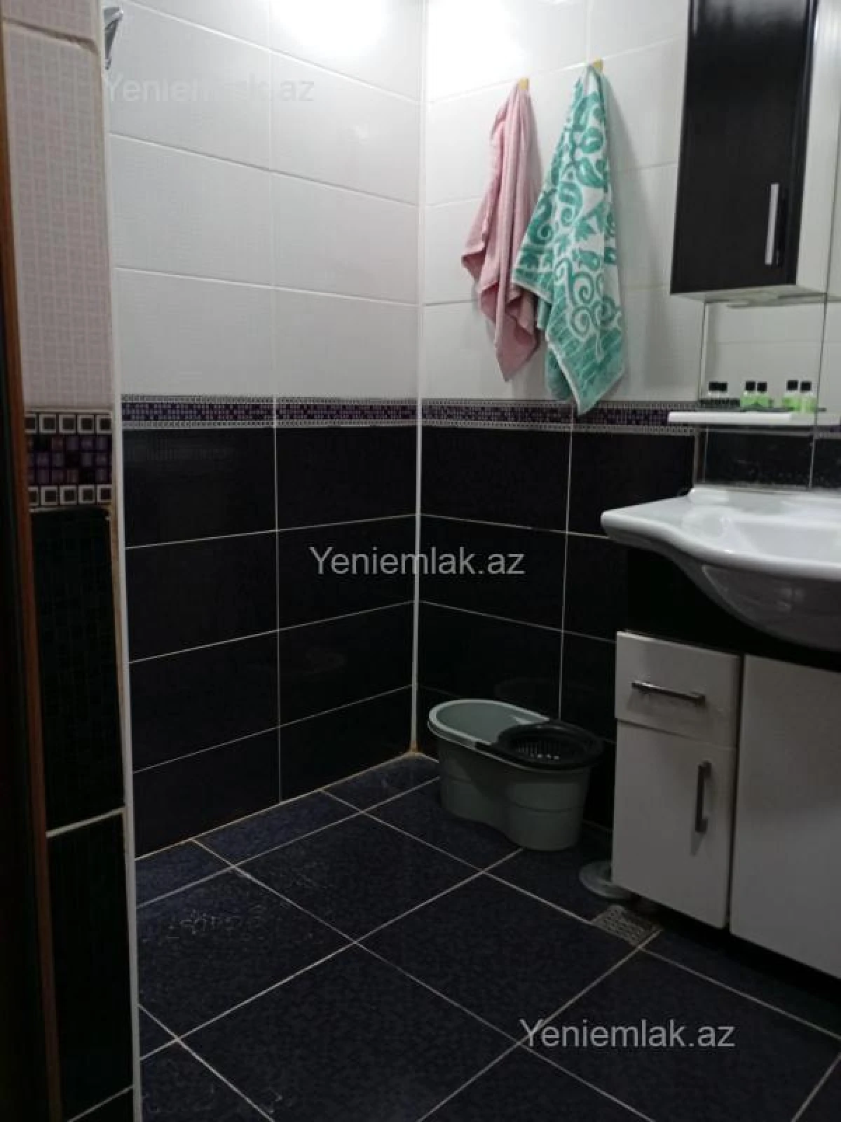 Satılır 4 otaqlı köhnə tikili 100 m²