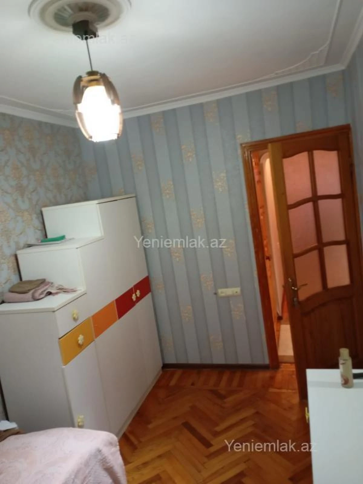 Satılır 4 otaqlı köhnə tikili 100 m²