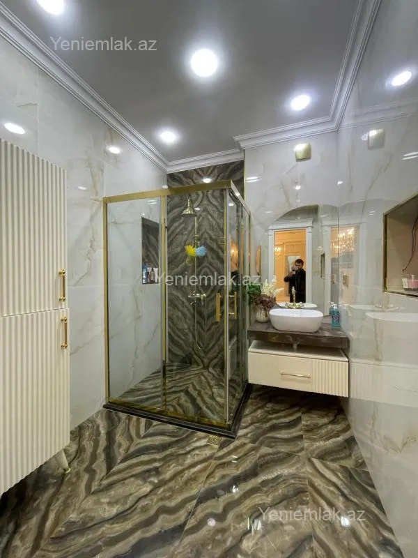 Satılır 3 otaqlı yeni tikili 181 m²