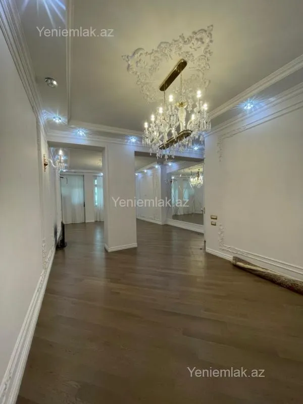 Satılır 3 otaqlı yeni tikili 181 m²