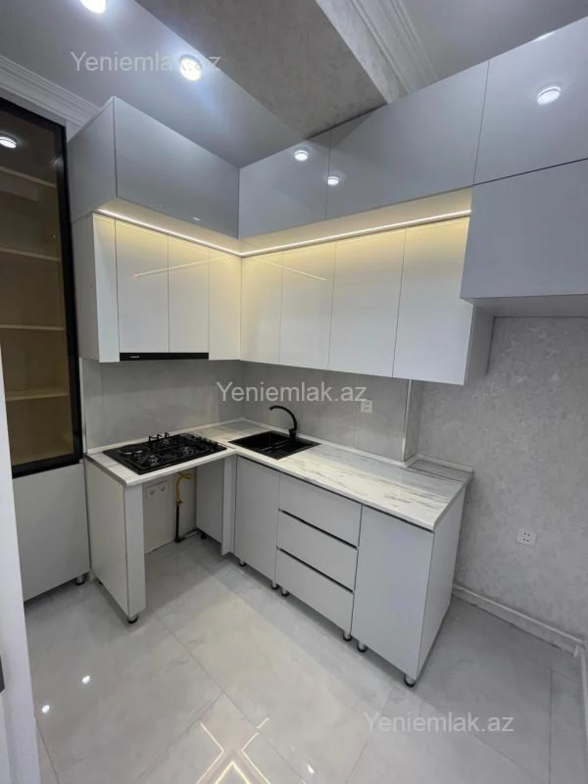 Satılır 2 otaqlı yeni tikili 66 m²