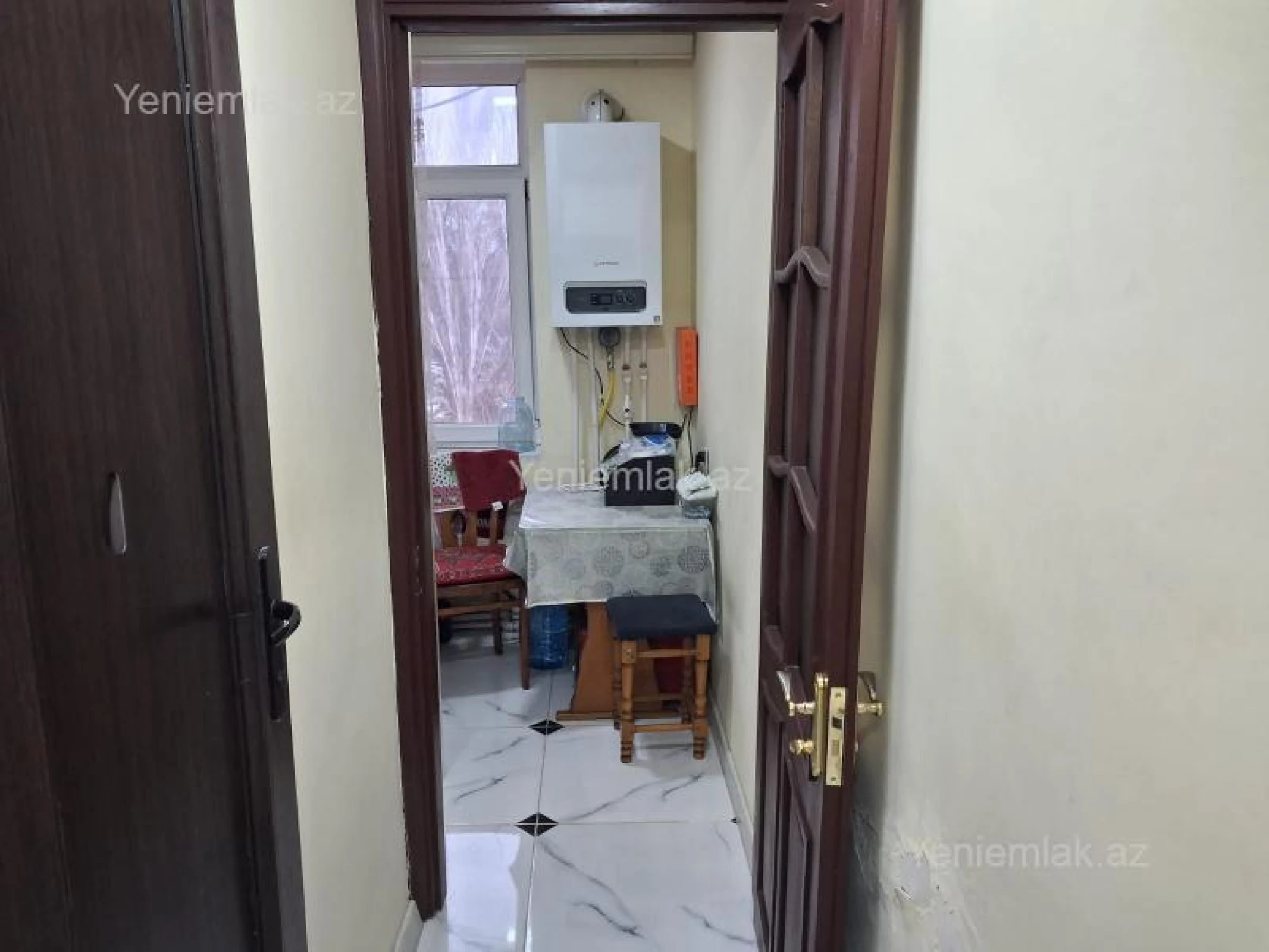 Satılır 2 otaqlı köhnə tikili 52 m²