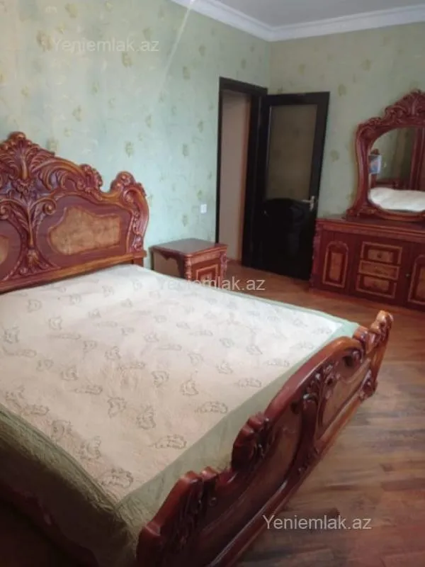 Satılır 2 otaqlı köhnə tikili 60 m²