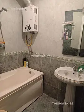Satılır 2 otaqlı köhnə tikili 60 m²