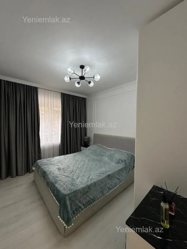 Satılır 2 otaqlı köhnə tikili 60 m²