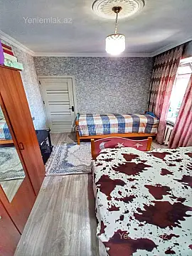 Satılır 2 otaqlı köhnə tikili 60 m²