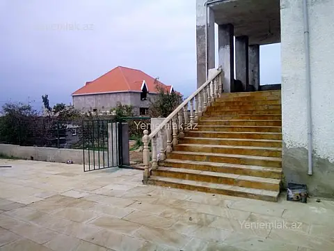Satılır 7 otaqlı həyət evi 340 m²