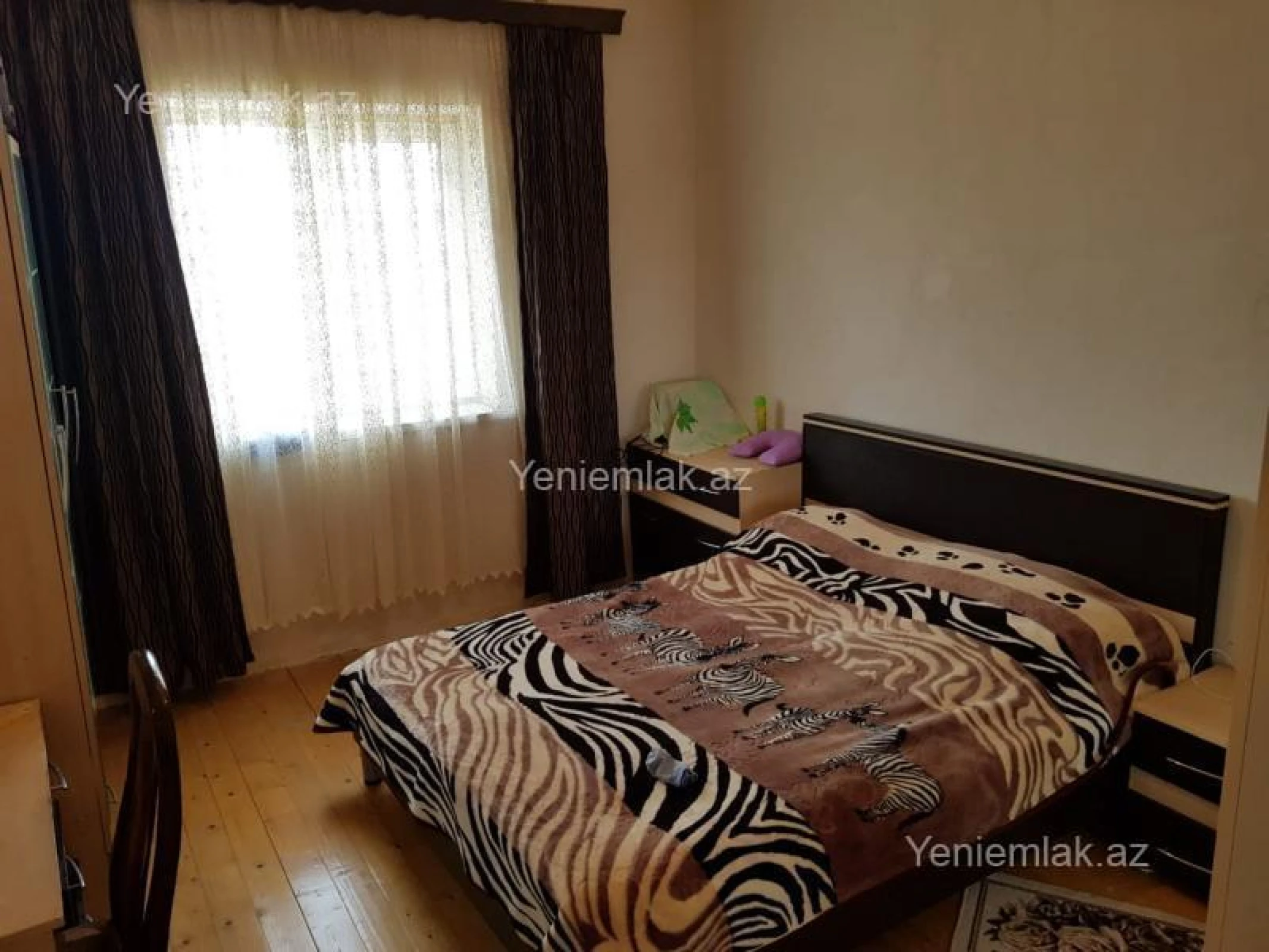 Satılır 7 otaqlı həyət evi 340 m²
