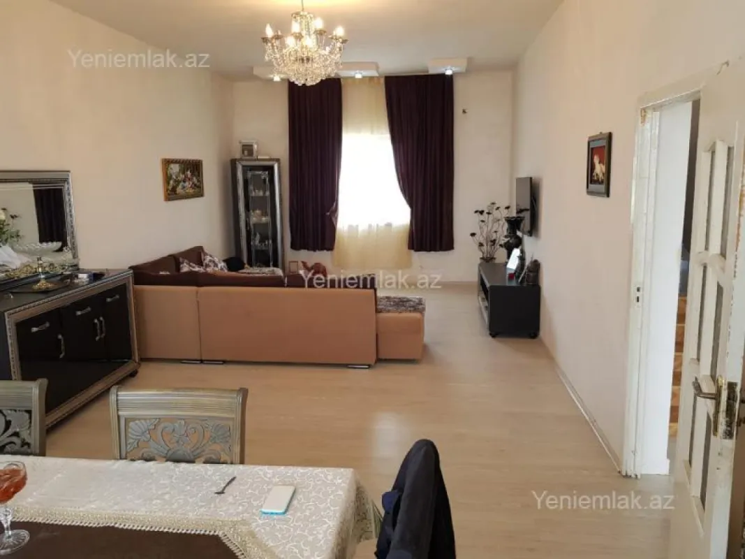 Satılır 7 otaqlı həyət evi 340 m²