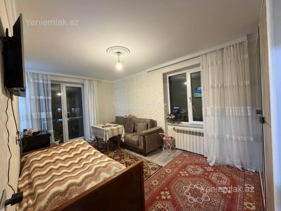 Satılır 1 otaqlı köhnə tikili 35 m²