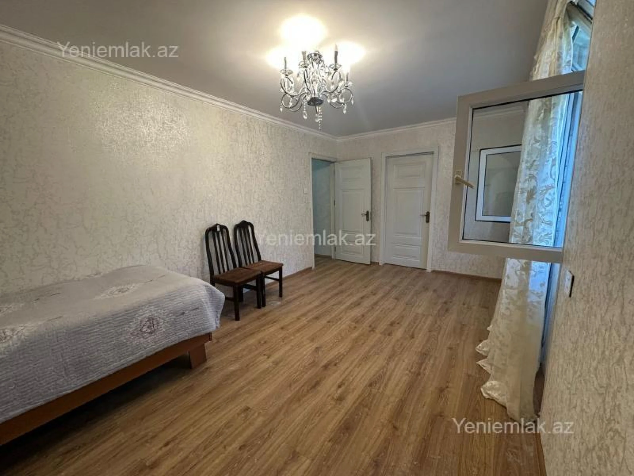 Satılır 4 otaqlı köhnə tikili 100 m²