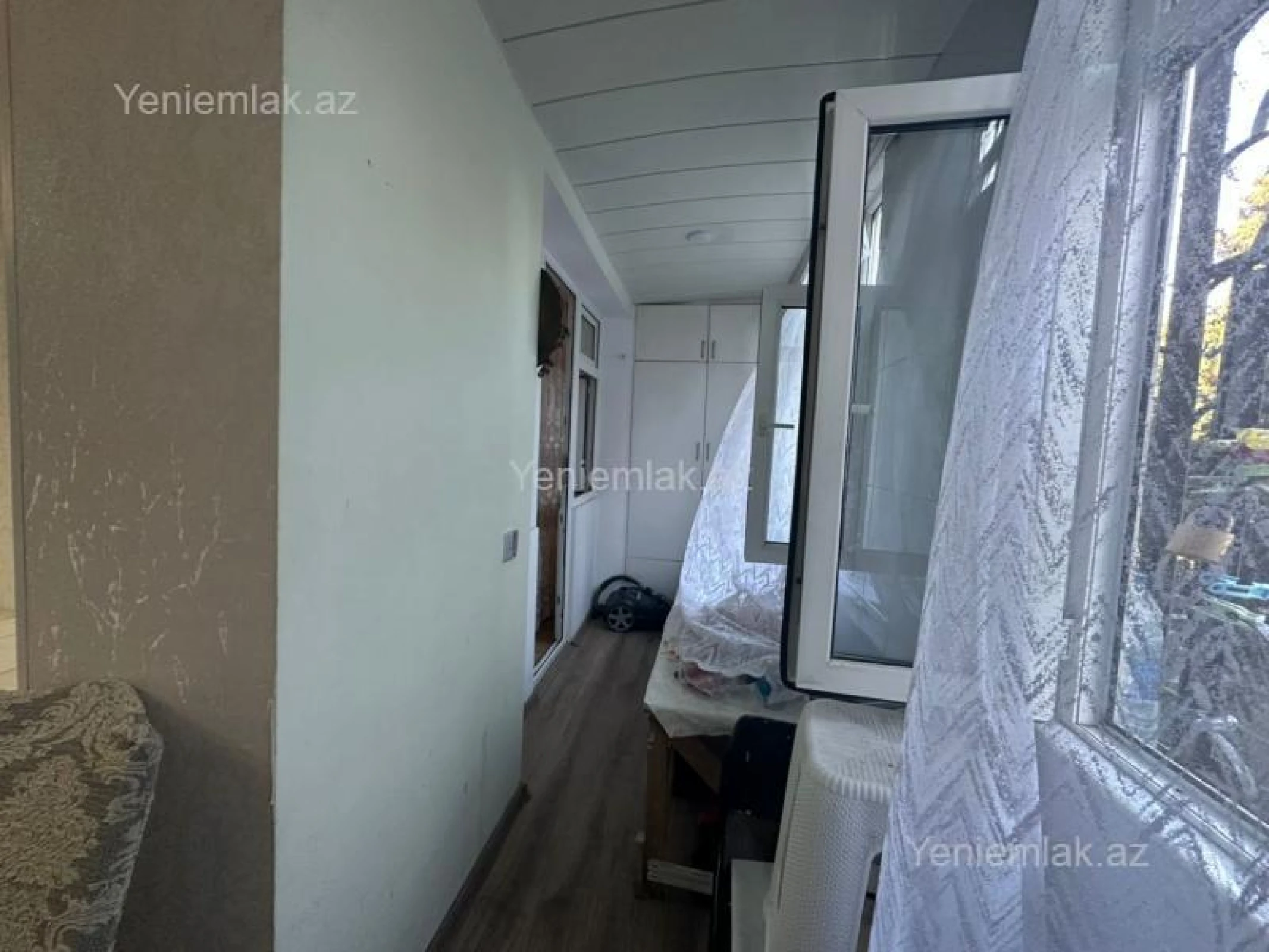 Satılır 4 otaqlı köhnə tikili 100 m²