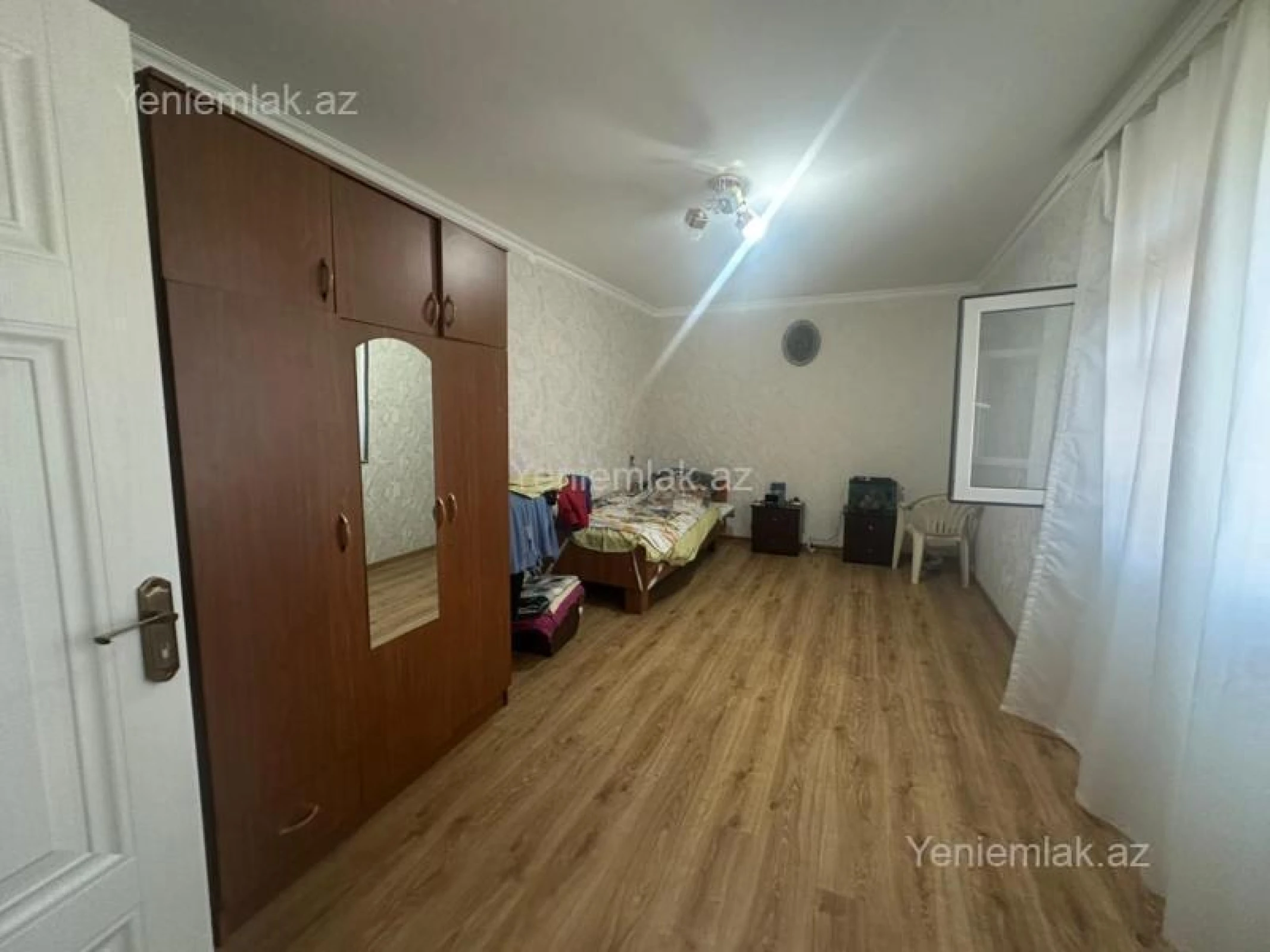 Satılır 4 otaqlı köhnə tikili 100 m²