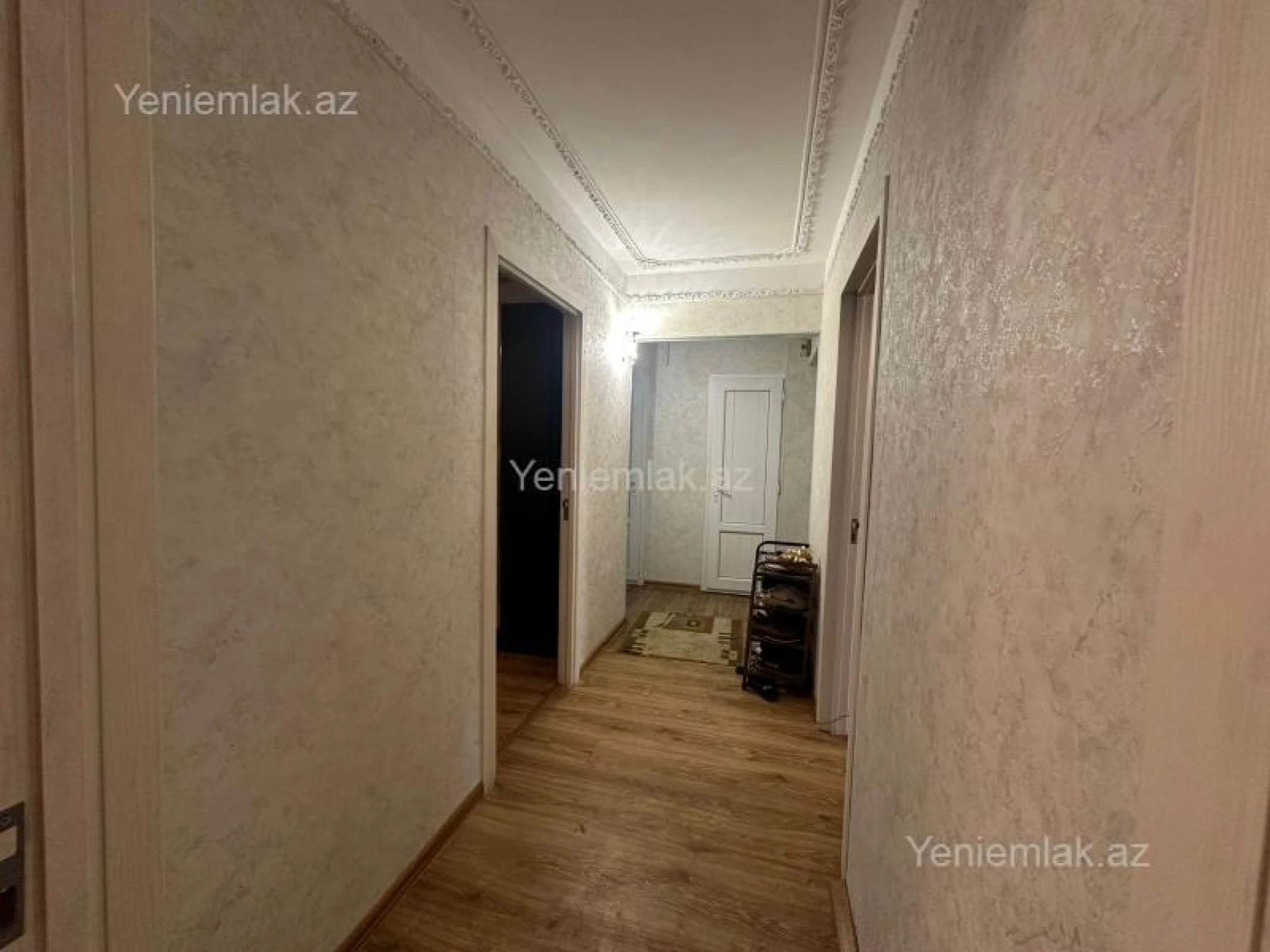 Satılır 4 otaqlı köhnə tikili 100 m²