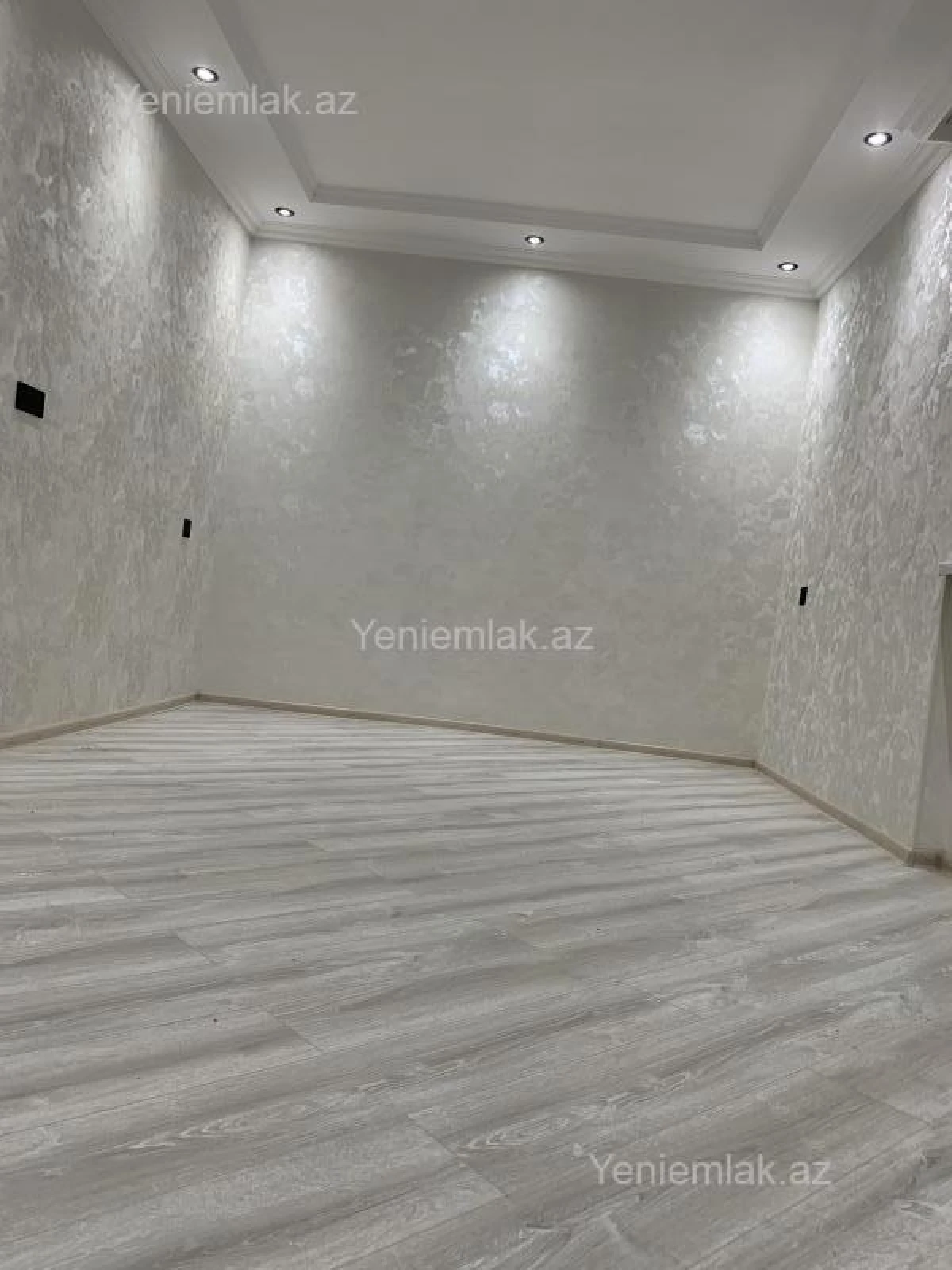 Satılır 2 otaqlı köhnə tikili 55 m²
