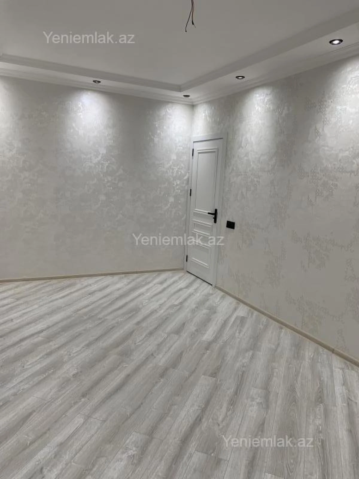 Satılır 2 otaqlı köhnə tikili 55 m²
