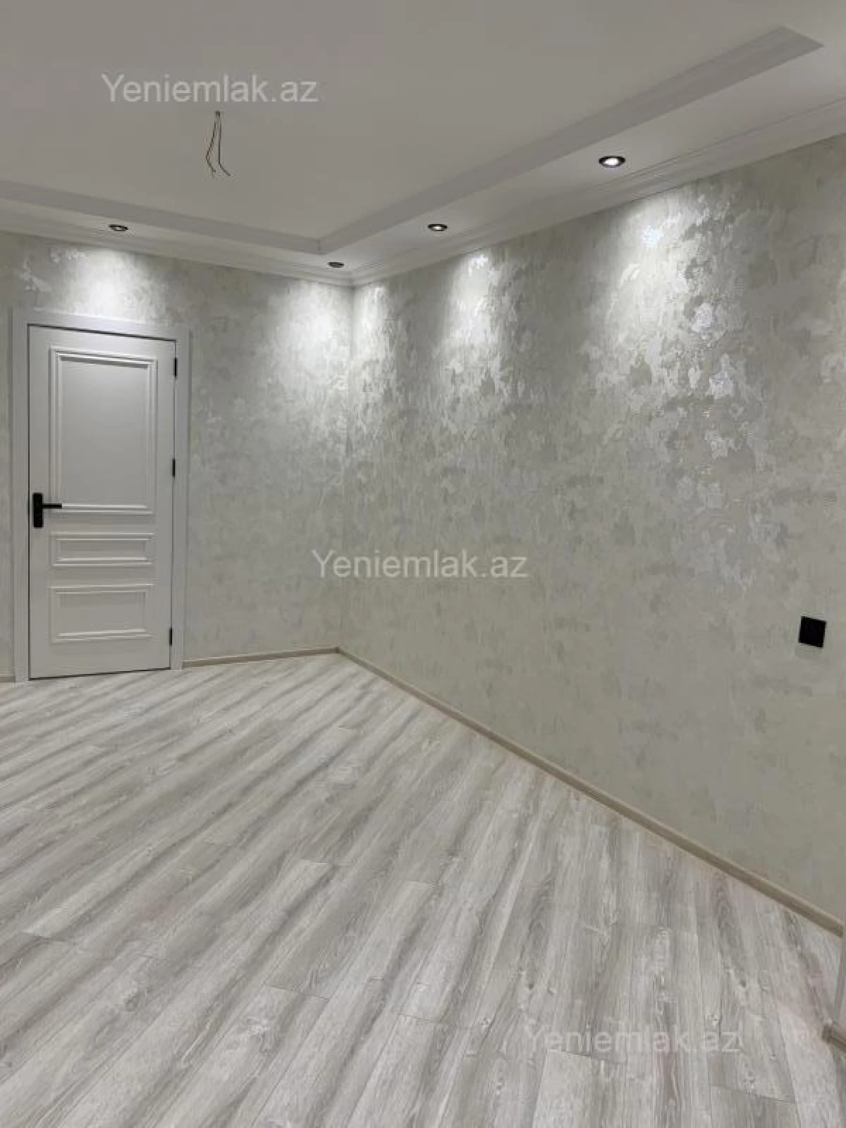 Satılır 2 otaqlı köhnə tikili 55 m²