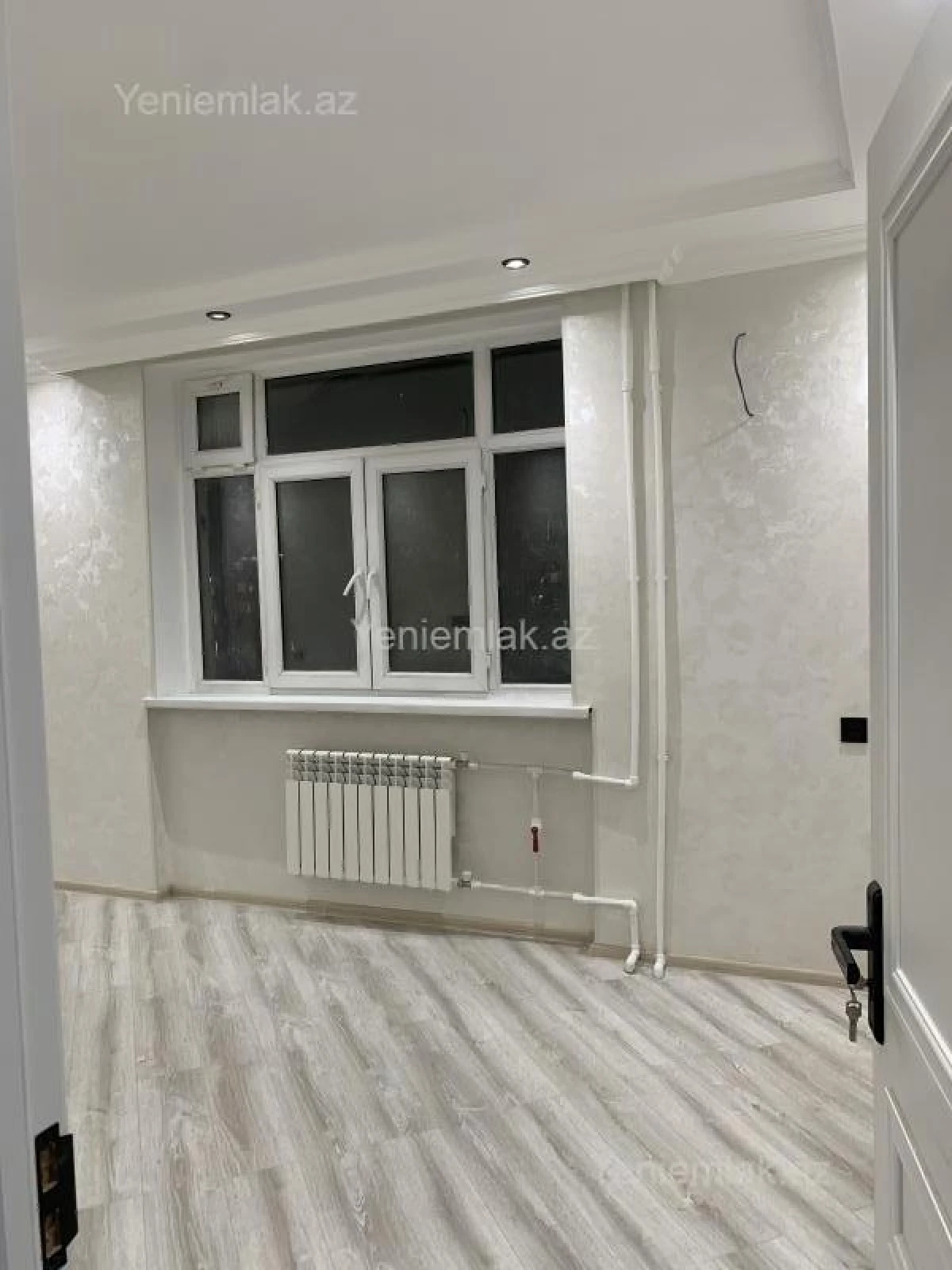 Satılır 2 otaqlı köhnə tikili 55 m²