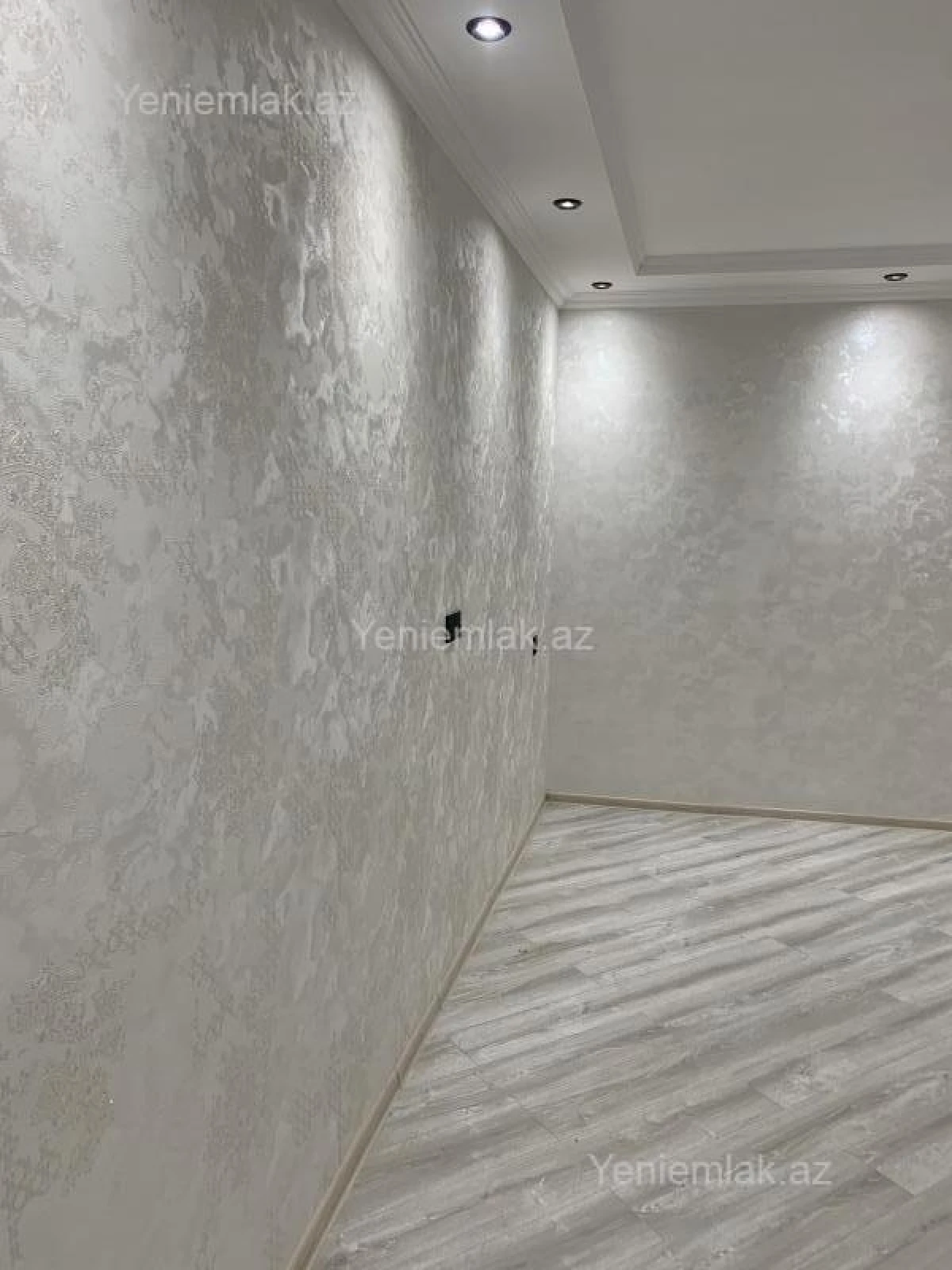 Satılır 2 otaqlı köhnə tikili 55 m²