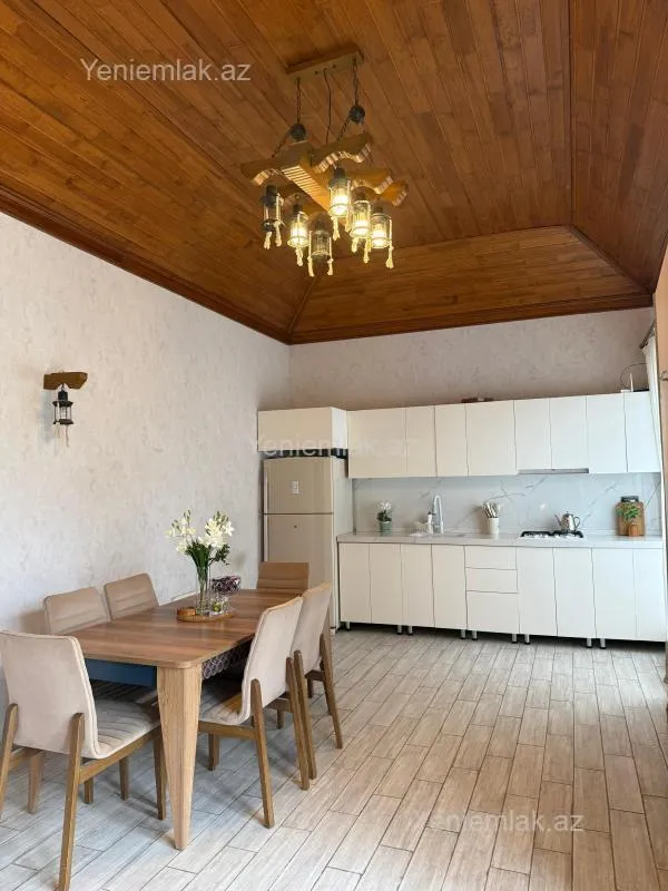 Satılır 6 otaqlı həyət evi 350 m²