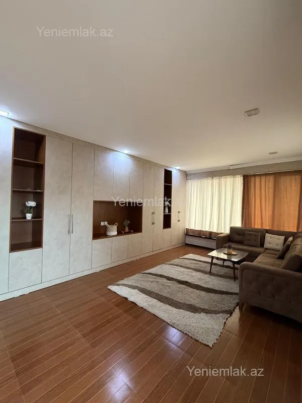 Satılır 6 otaqlı həyət evi 350 m²
