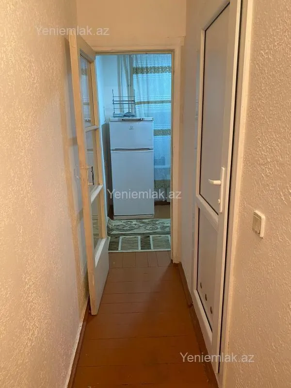 Satılır 1 otaqlı köhnə tikili 30 m²