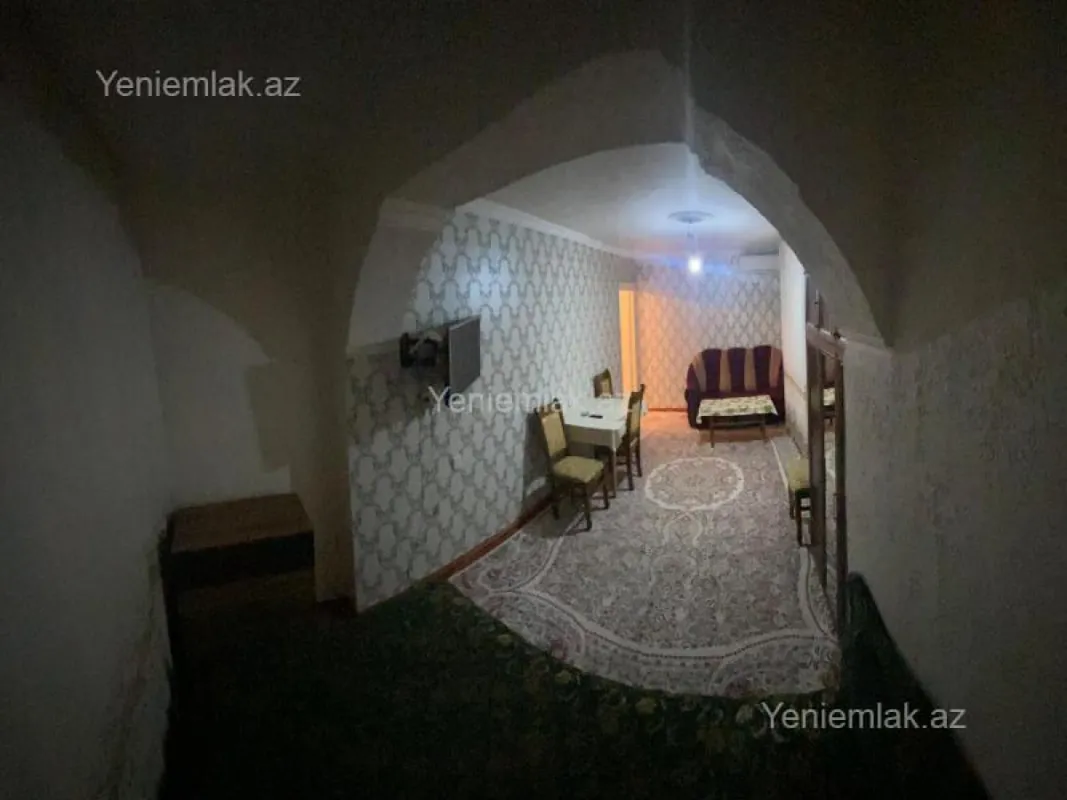 Satılır 1 otaqlı köhnə tikili 30 m²