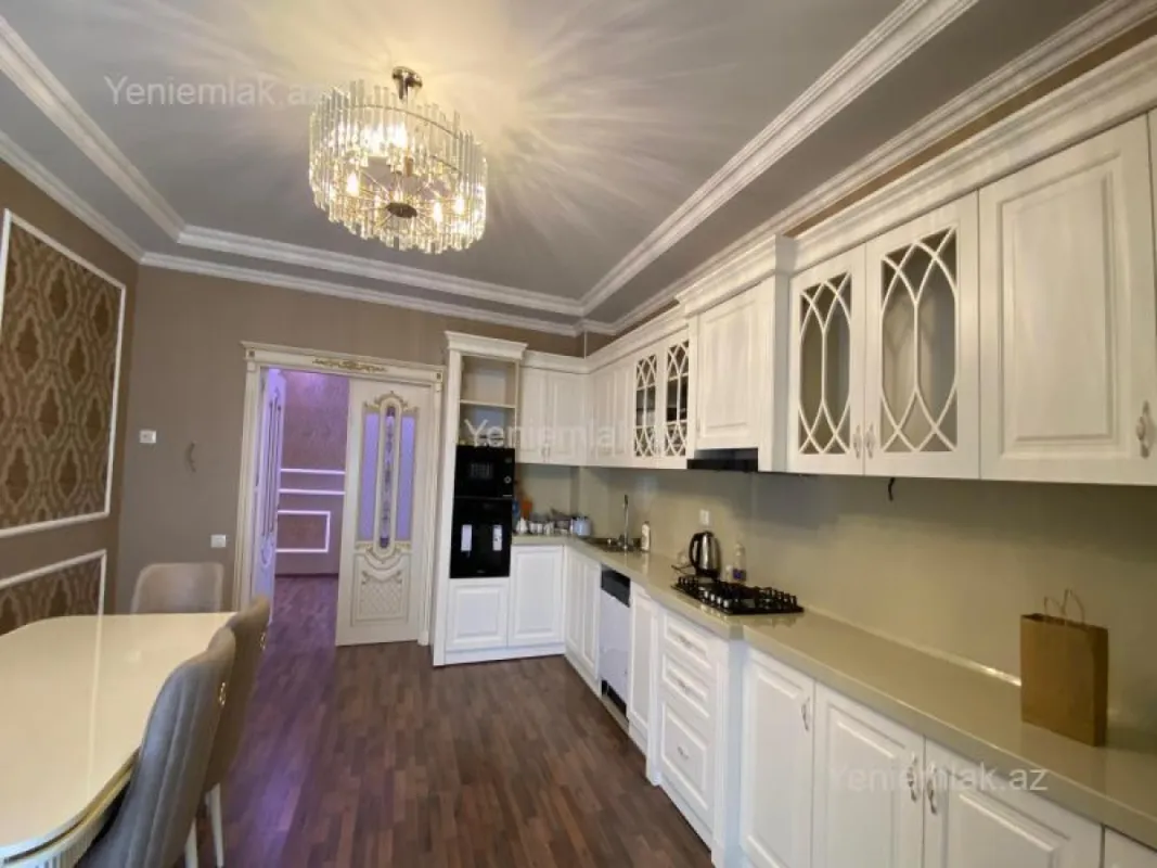 Satılır 5 otaqlı yeni tikili 285 m²