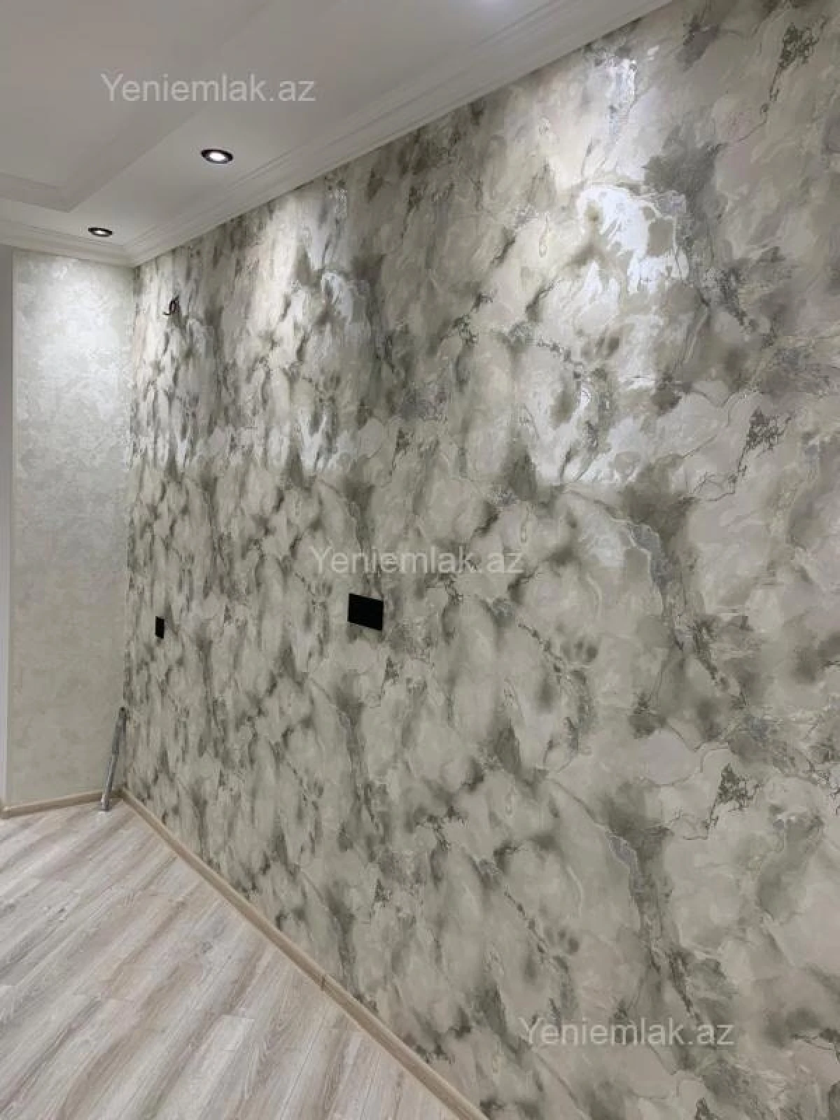 Satılır 2 otaqlı köhnə tikili 55 m²