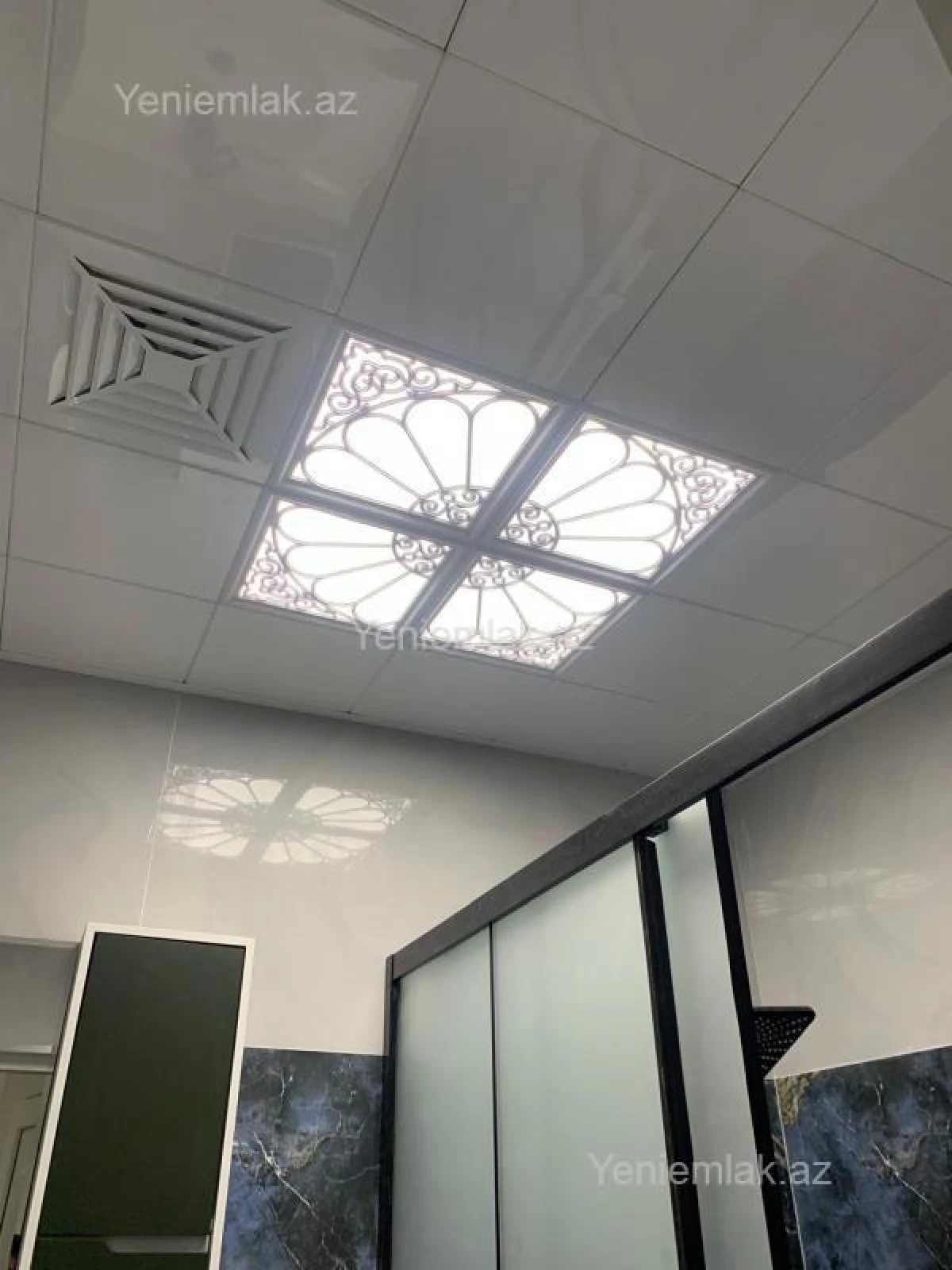 Satılır 2 otaqlı köhnə tikili 55 m²