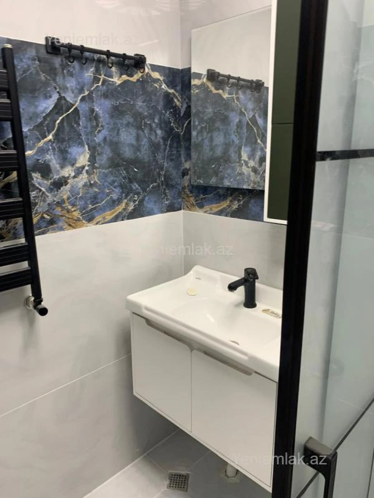 Satılır 2 otaqlı köhnə tikili 55 m²