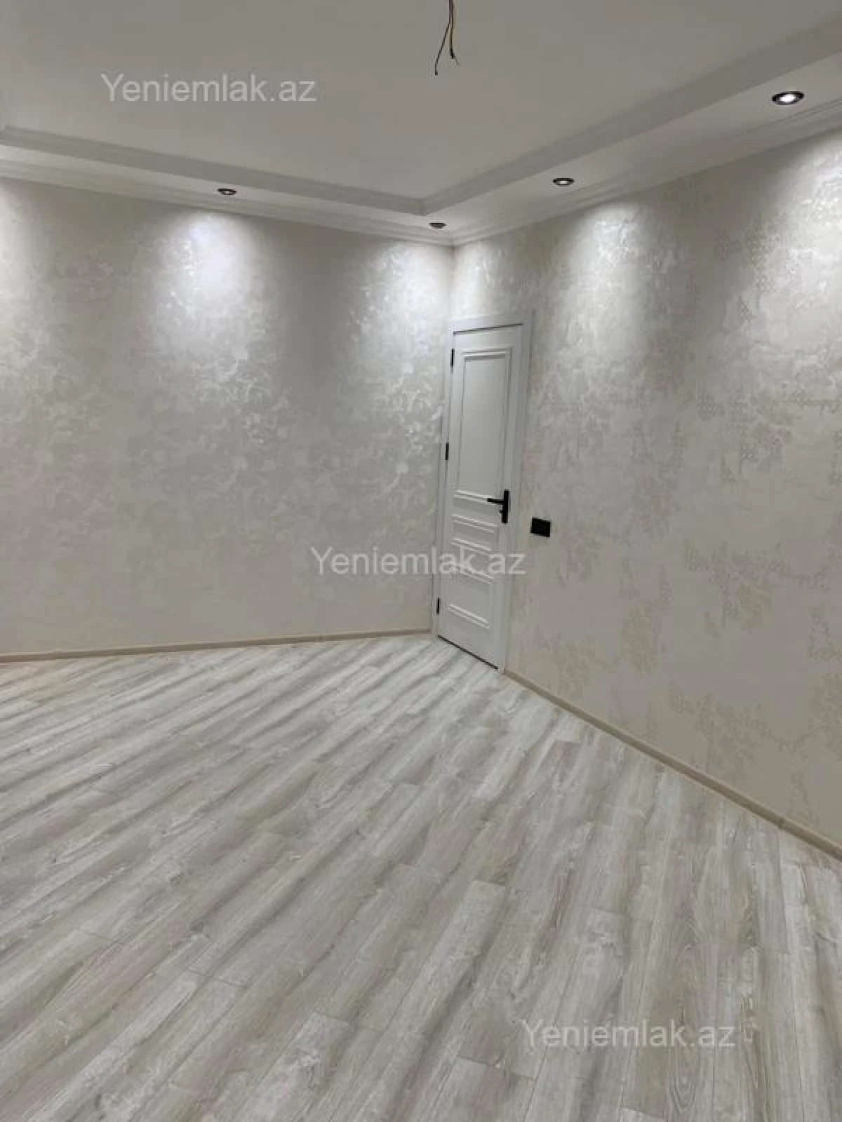 Satılır 2 otaqlı köhnə tikili 55 m²