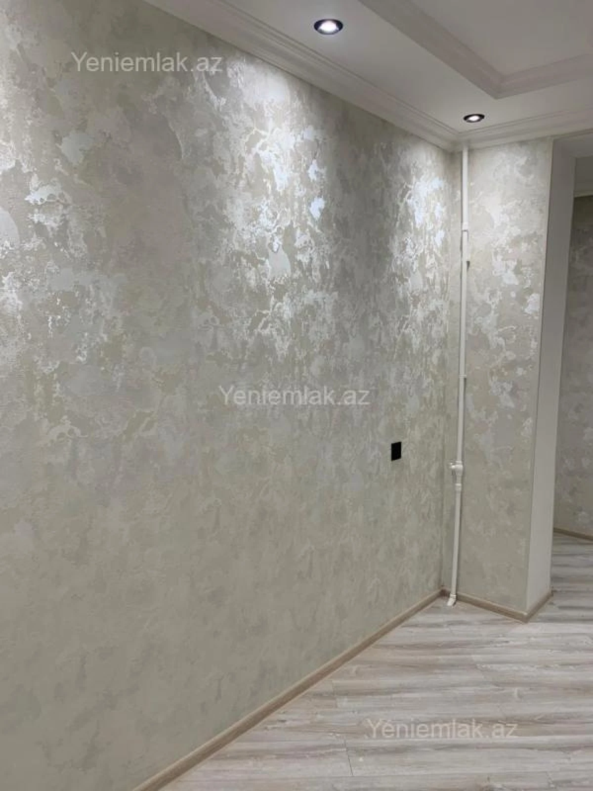 Satılır 2 otaqlı köhnə tikili 55 m²
