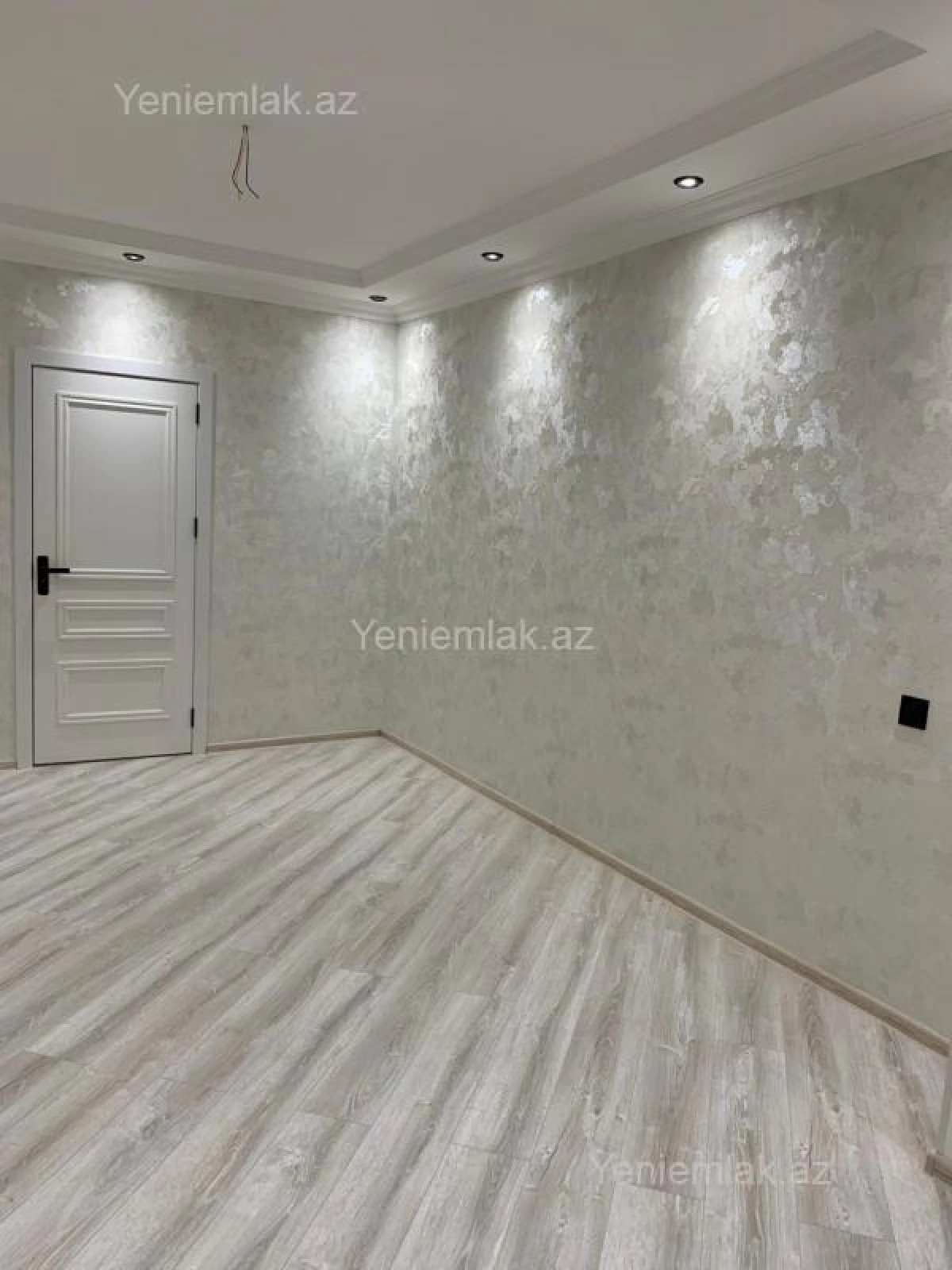 Satılır 2 otaqlı köhnə tikili 55 m²