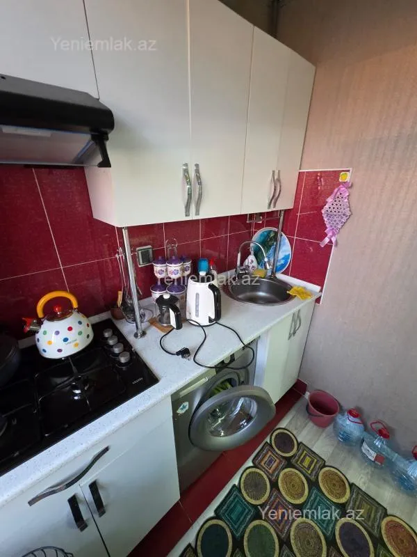 Satılır 1 otaqlı köhnə tikili 30 m²