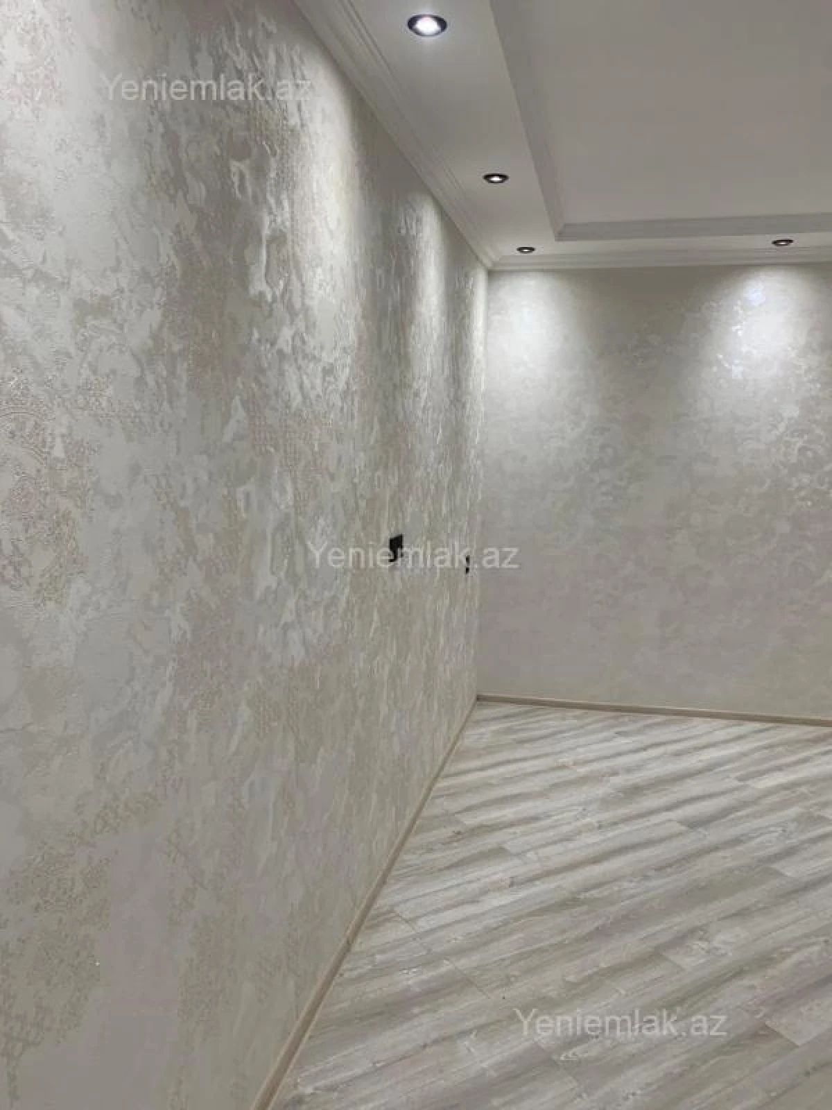 Satılır 2 otaqlı köhnə tikili 55 m²