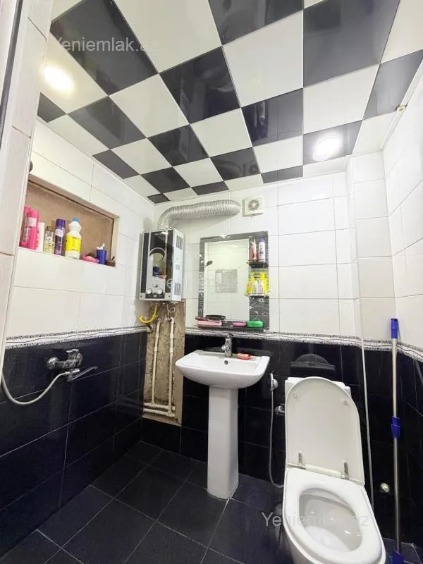 Satılır 3 otaqlı köhnə tikili 75 m²