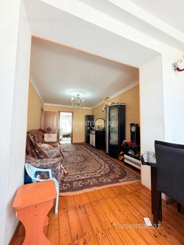 Satılır 3 otaqlı köhnə tikili 75 m²