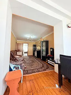 Satılır 3 otaqlı köhnə tikili 75 m²