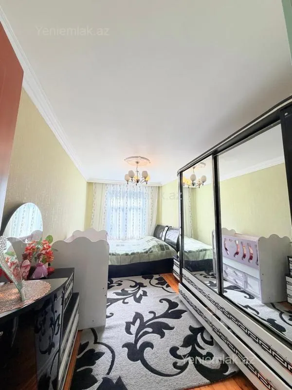 Satılır 3 otaqlı köhnə tikili 75 m²