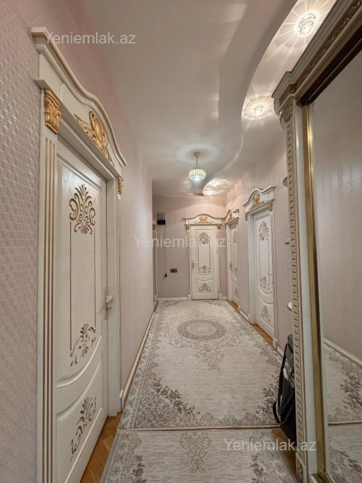 Satılır 3 otaqlı yeni tikili 130 m²