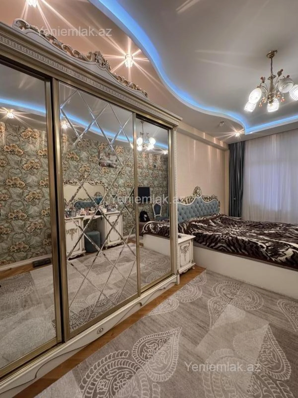 Satılır 3 otaqlı yeni tikili 130 m²