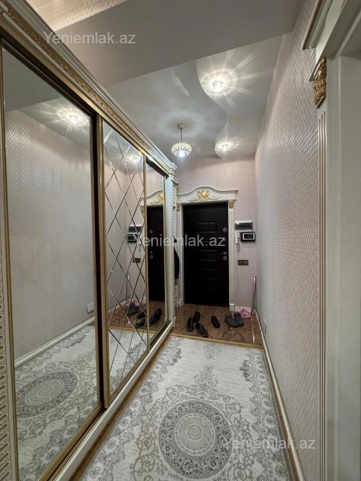 Satılır 3 otaqlı yeni tikili 130 m²