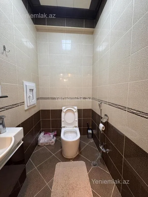 Satılır 3 otaqlı yeni tikili 130 m²