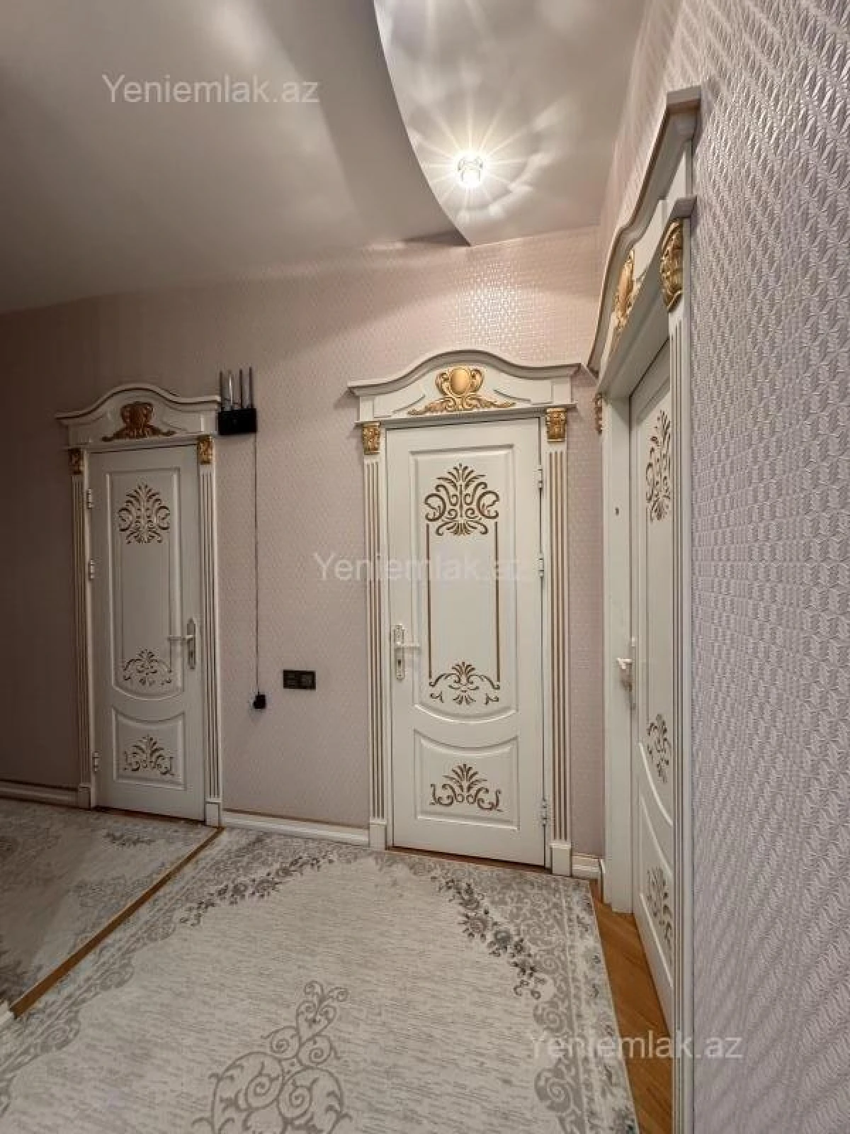 Satılır 3 otaqlı yeni tikili 130 m²