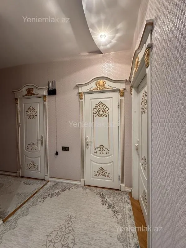 Satılır 3 otaqlı yeni tikili 130 m²