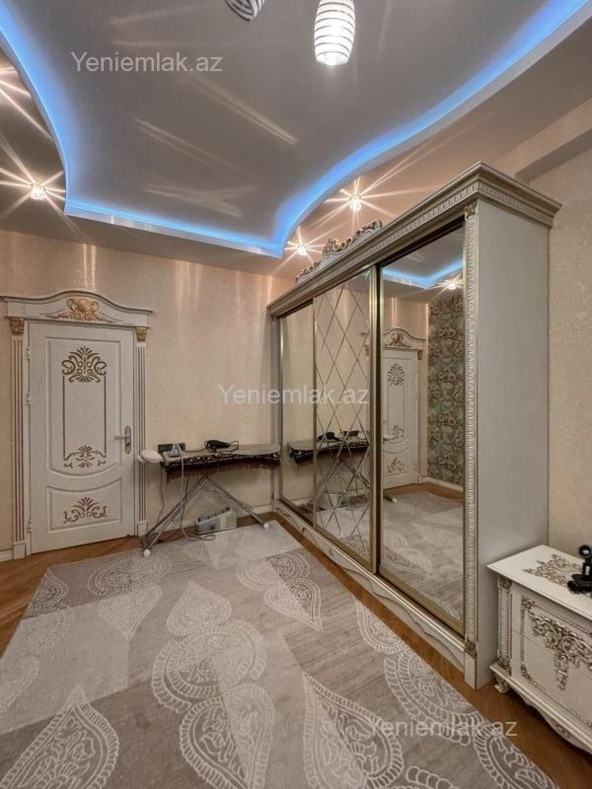 Satılır 3 otaqlı yeni tikili 130 m²